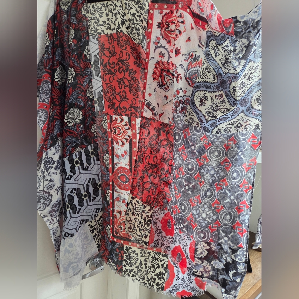 Black and Red Boho Womens Lightweight Kimono - Picture 5 of 12